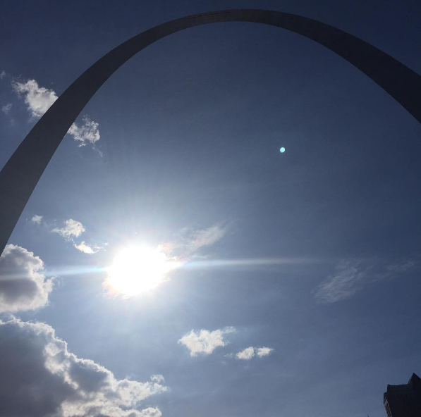 arch with sun