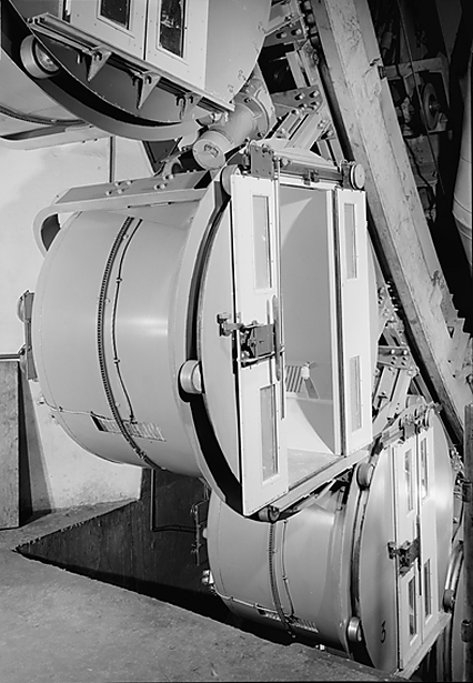 St_Louis_Gateway_Arch_Capsule_Pods_426.png