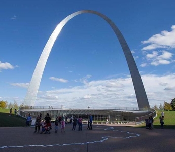 Gateway Arch and new Gateway Arch West Entrance