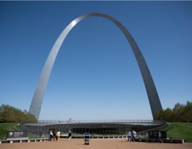 Gateway Arch and the entrance to the Visitor Center beneath it.